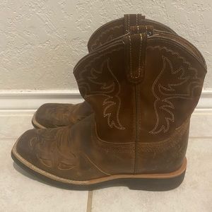 Ariat boots youth 5.5